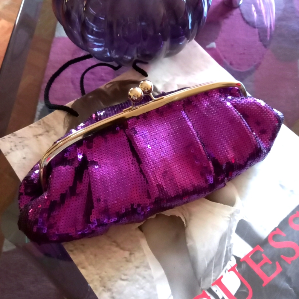 Fuchsia sequins 👛 - Picture 5 of 6
